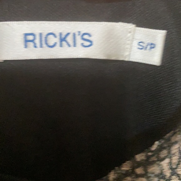 Ricki’s sheer blouse with built in tank - Picture 2 of 5